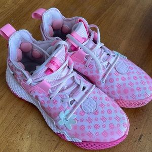 Harden Vol 6 J adidas’s basketball sneakers